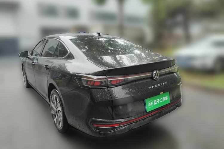 Used Volkswagen Magotan 2024 300TSI DSG Prestige Edition—A Real Eye-Catcher Rear Left 45 Deg