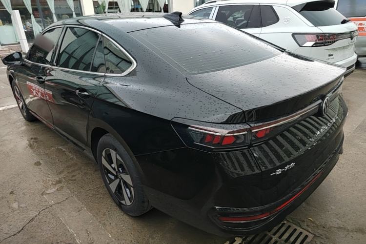 Used Volkswagen Magotan 2024 300TSI DSG Prestige Edition—A Real Eye-Catcher Rear Left 45 Deg