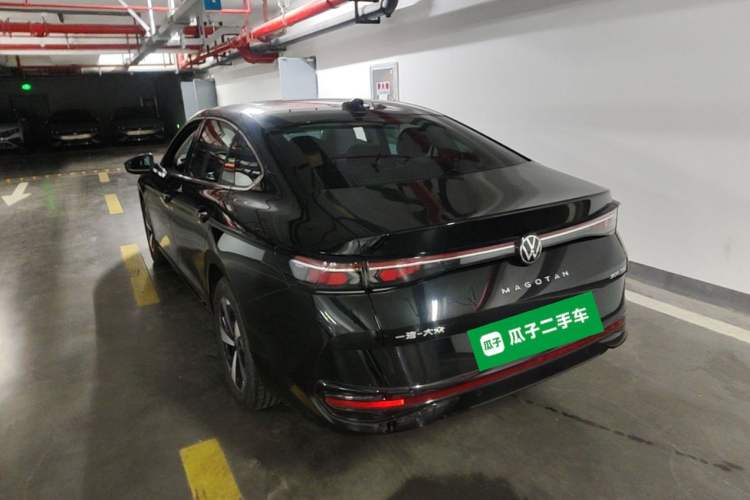 Used Volkswagen Magotan 2024 300TSI DSG Prestige Edition—A Real Eye-Catcher Rear Left 45 Deg