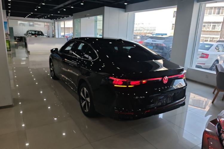 Used Volkswagen Magotan 2024 300TSI DSG Prestige Edition—A Real Eye-Catcher Rear Left 45 Deg