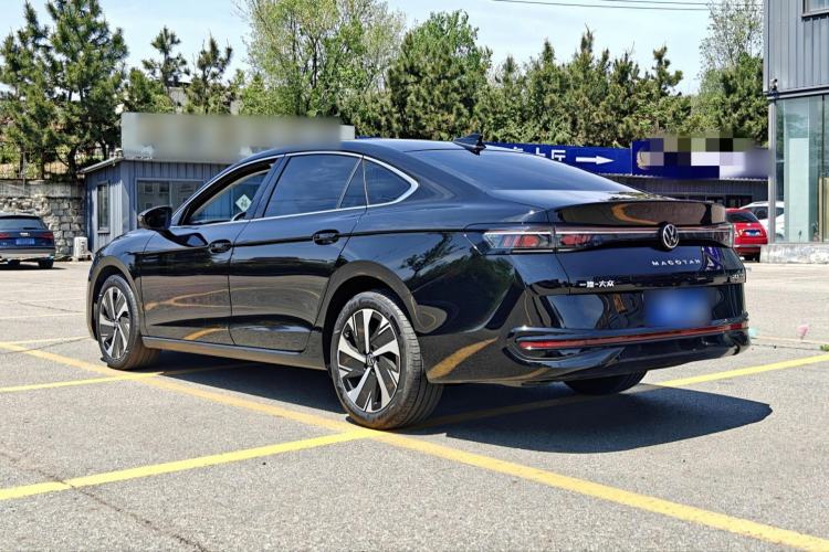 Used Volkswagen Magotan 2024 300TSI DSG Prestige Edition—A Real Eye-Catcher Rear Left 45 Deg