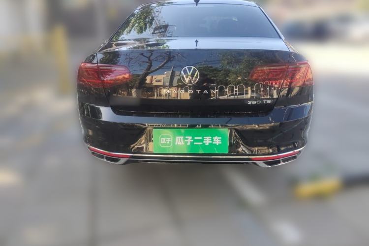 Used Volkswagen Magotan 2024 2 Million Units Zhongxiang Version 330TSI DSG Luxury Edition Rear