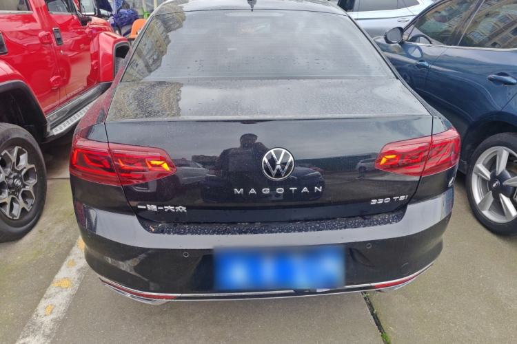 Used Volkswagen Magotan 2024 2 Million Units Zhongxiang Version 330TSI DSG Luxury Edition Rear