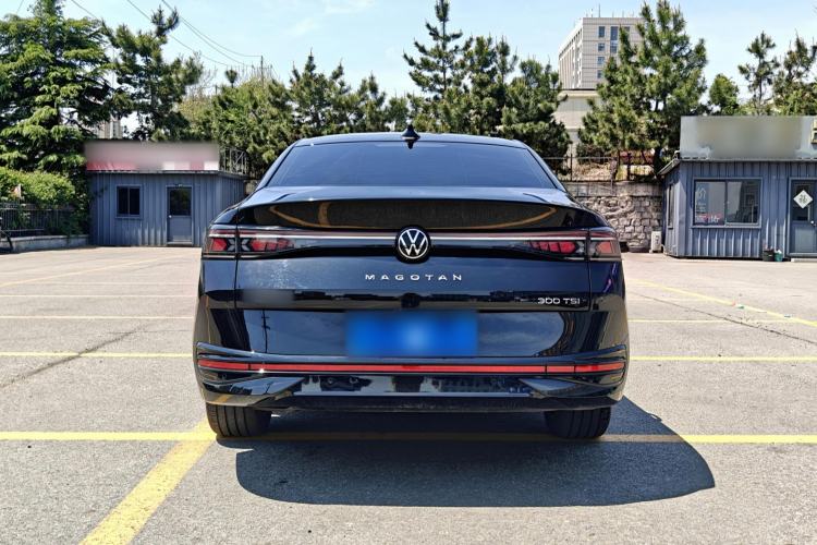 Used Volkswagen Magotan 2024 300TSI DSG Prestige Edition—A Real Eye-Catcher Rear