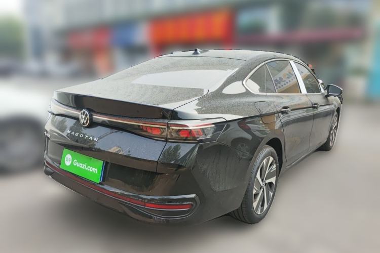 Used Volkswagen Magotan 2024 300TSI DSG Prestige Edition—A Real Eye-Catcher Rear Right 45 Deg