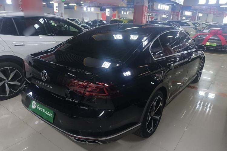 Used Volkswagen Magotan 2024 2 Million Units Zhongxiang Version 330TSI DSG Luxury Edition Rear Right 45 Deg