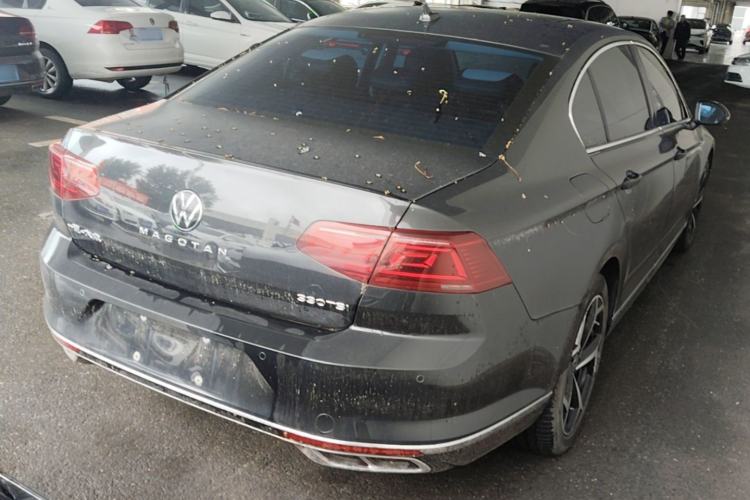 Used Volkswagen Magotan 2024 2 Million Units Zhongxiang Version 330TSI DSG Luxury Edition Rear Right 45 Deg