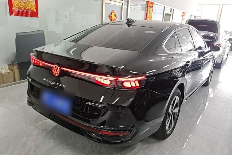 Used Volkswagen Magotan 2024 380TSI DSG Prestige Edition Rear Right 45 Deg