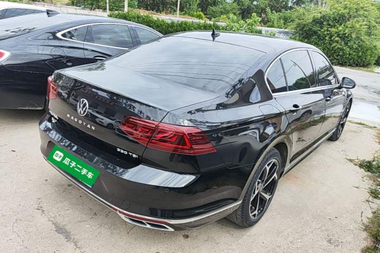 Used Volkswagen Magotan 2024 2 Million Units Zhongxiang Version 330TSI DSG Luxury Edition Rear Right 45 Deg