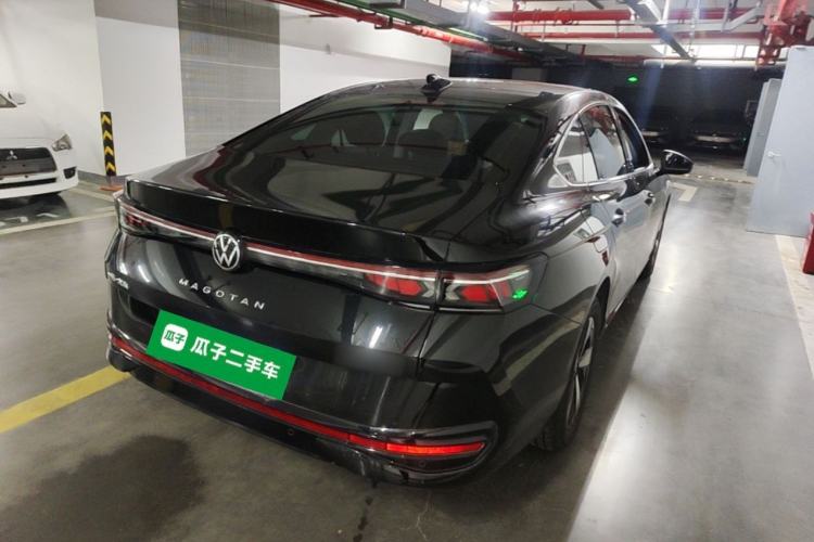 Used Volkswagen Magotan 2024 300TSI DSG Prestige Edition—A Real Eye-Catcher Rear Right 45 Deg