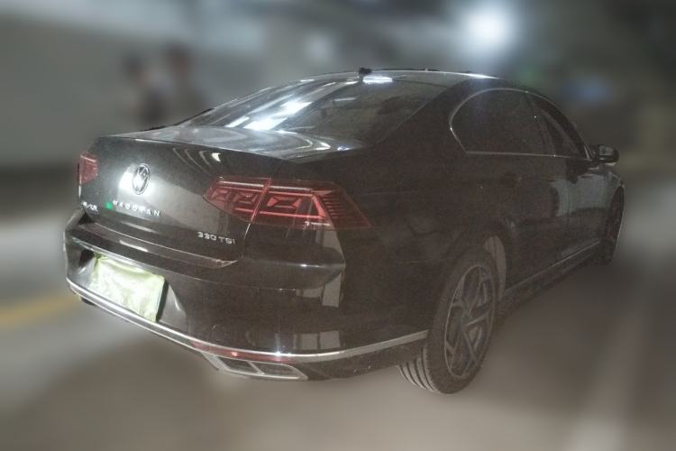 Used Volkswagen Magotan 2024 2 Million Units Zhongxiang Version 330TSI DSG Luxury Edition Rear Right 45 Deg