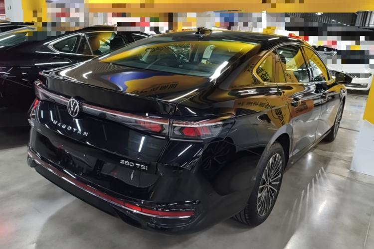 Used Volkswagen Magotan 2024 380TSI DSG Prestige Edition DaMai Package Rear Right 45 Deg