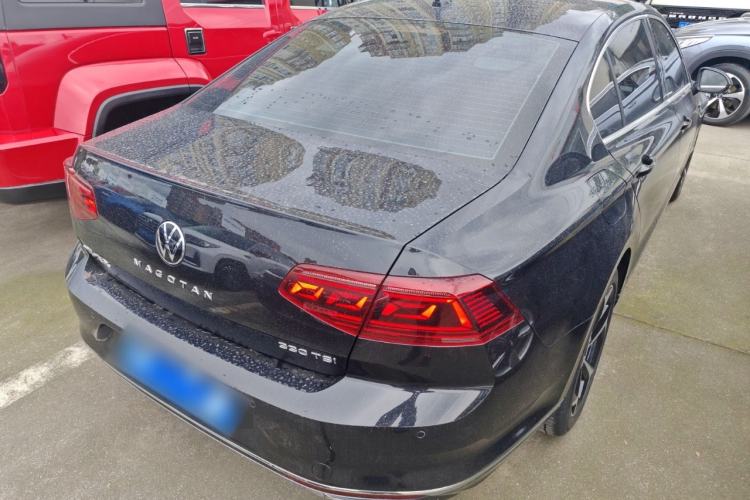 Used Volkswagen Magotan 2024 2 Million Units Zhongxiang Version 330TSI DSG Luxury Edition Rear Right 45 Deg
