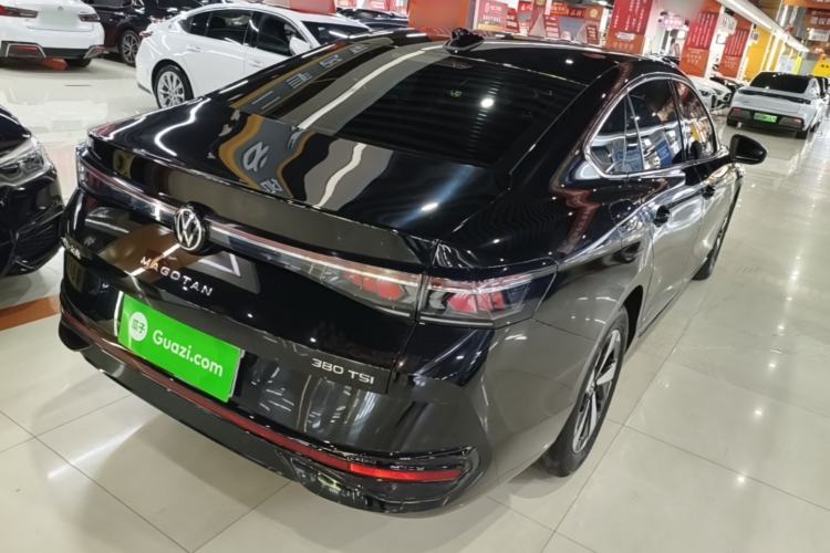 Used Volkswagen Magotan 2024 380TSI DSG Prestige Edition Rear Right 45 Deg