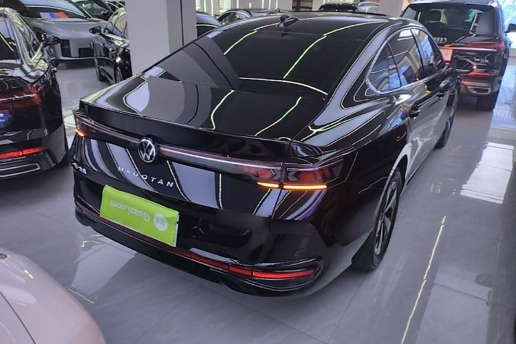 Used Volkswagen Magotan 2024 300TSI DSG Prestige Edition—A Real Eye-Catcher Rear Right 45 Deg
