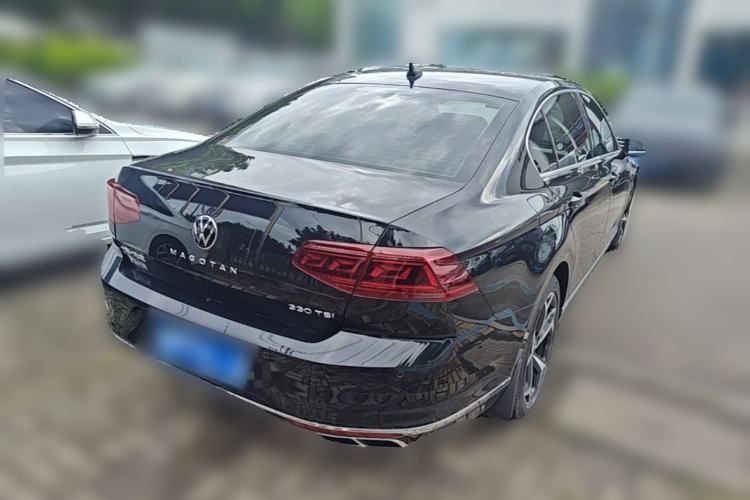 Used Volkswagen Magotan 2024 2 Million Units Zhongxiang Version 330TSI DSG Luxury Edition Rear Right 45 Deg