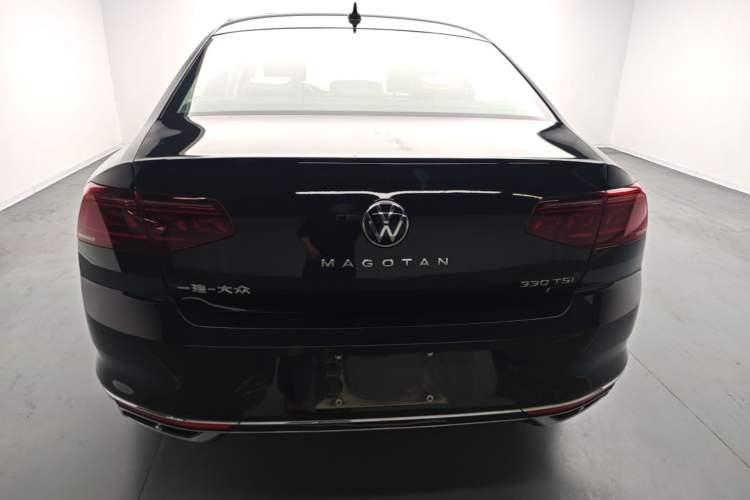 Used Volkswagen Magotan 2024 2 Million Units Zhongxiang Version 330TSI DSG Luxury Edition Rear