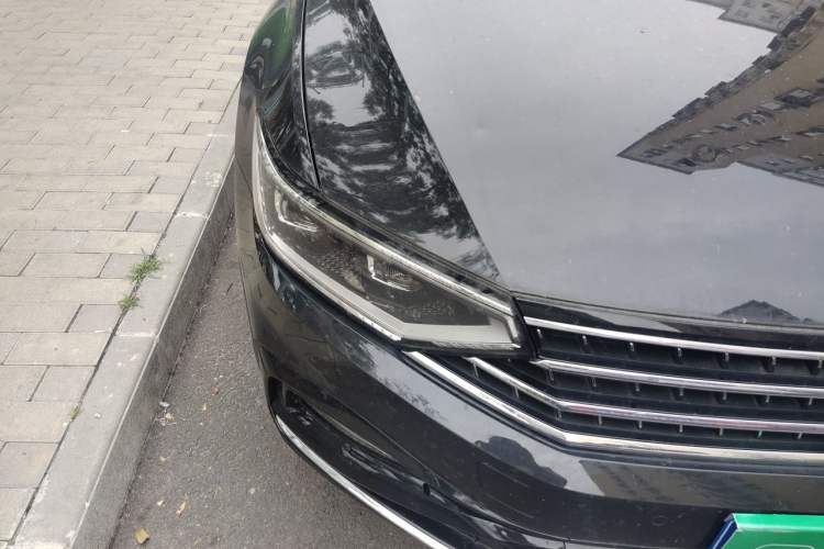 Used Volkswagen Magotan 2024 2 Million Units Zhongxiang Version 330TSI DSG Luxury Edition Right Front Headlight