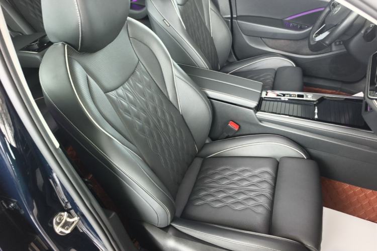 Used Volkswagen Magotan 2024 380TSI DSG Ultimate Edition Right Front Seat