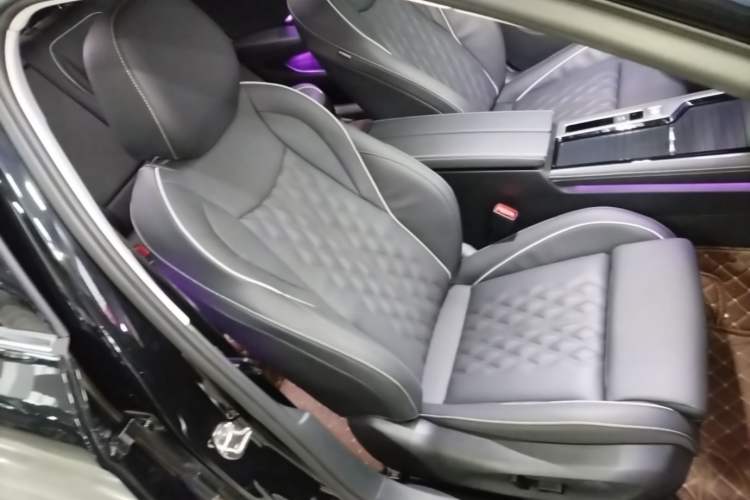 Used Volkswagen Magotan 2024 380TSI DSG Prestige Edition DaMai Package Right Front Seat