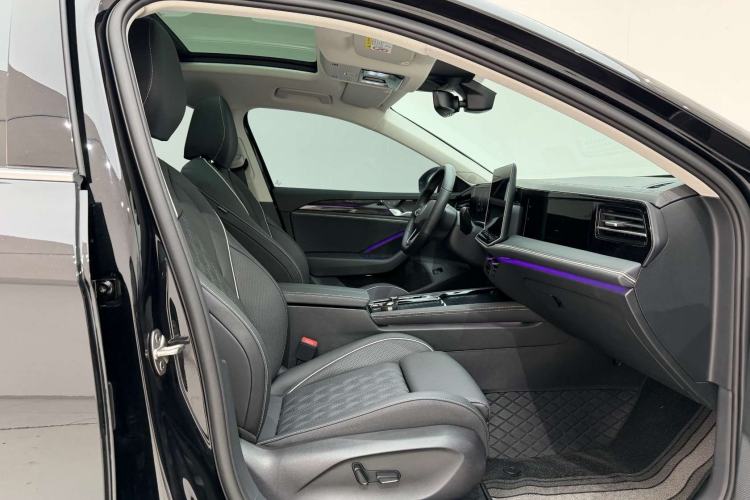 Used Volkswagen Magotan 2024 380TSI DSG Prestige Edition DaMai Package Right Front Seat