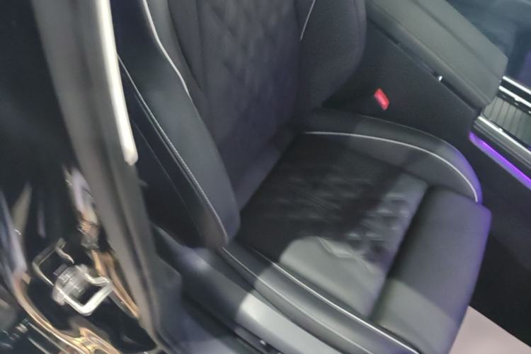 Used Volkswagen Magotan 2024 380TSI DSG Ultimate Edition Right Front Seat