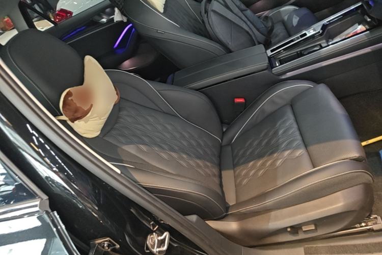 Used Volkswagen Magotan 2024 380TSI DSG Prestige Edition DaMai Package Right Front Seat