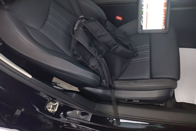Used Volkswagen Magotan 2024 300TSI DSG Prestige Edition—A Real Eye-Catcher Right Front Seat