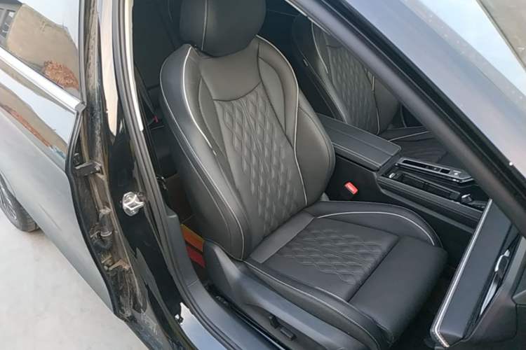 Used Volkswagen Magotan 2024 380TSI DSG Prestige Edition DaMai Package Right Front Seat