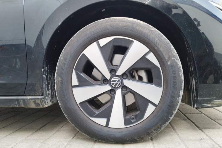 Used Volkswagen Magotan 2024 380TSI DSG Prestige Edition Right Front Wheel Hub