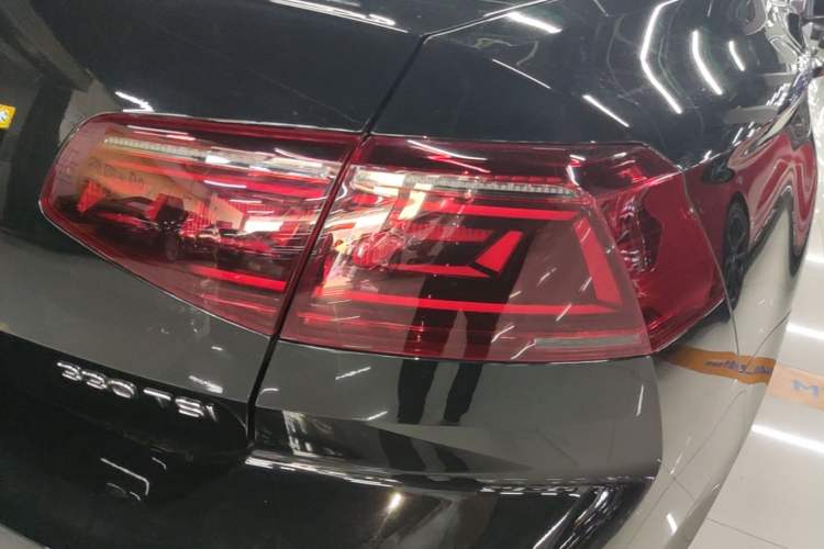 Used Volkswagen Magotan 2024 2 Million Units Zhongxiang Version 330TSI DSG Luxury Edition Right Rear Taillight