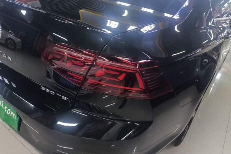 Used Volkswagen Magotan 2024 2 Million Units Zhongxiang Version 330TSI DSG Luxury Edition Right Rear Taillight