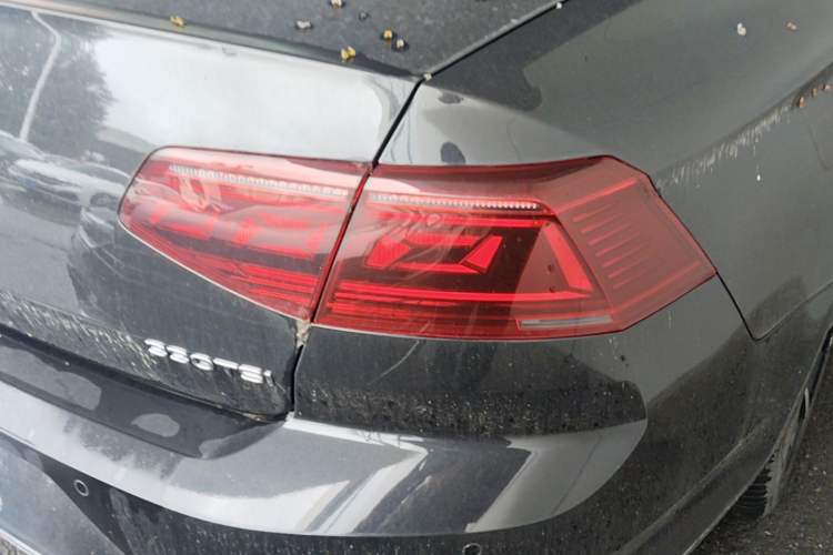 Used Volkswagen Magotan 2024 2 Million Units Zhongxiang Version 330TSI DSG Luxury Edition Right Rear Taillight