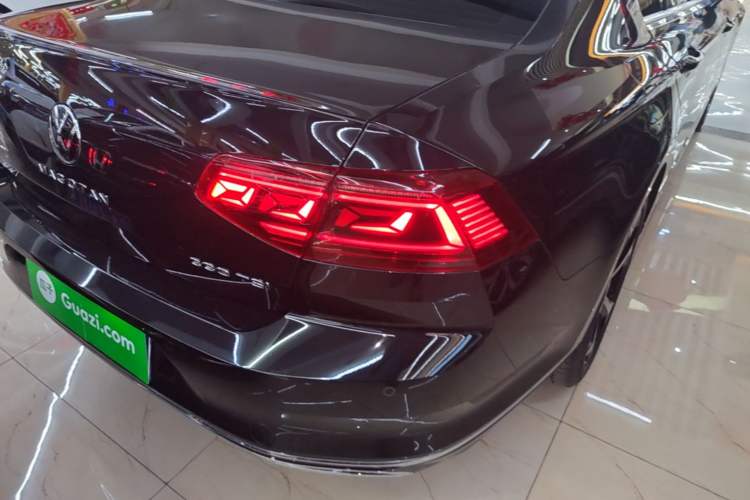 Used Volkswagen Magotan 2024 2 Million Units Zhongxiang Version 330TSI DSG Luxury Edition Right Rear Taillight