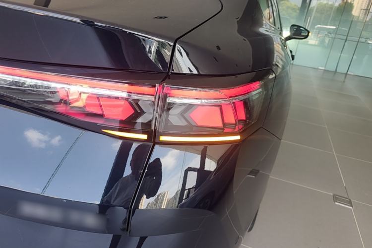 Used Volkswagen Magotan 2024 380TSI DSG Ultimate Edition Right Rear Taillight