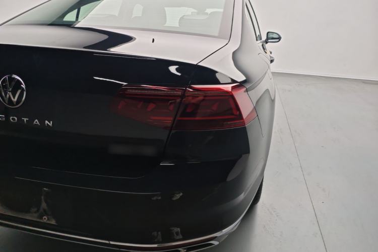 Used Volkswagen Magotan 2024 2 Million Units Zhongxiang Version 330TSI DSG Luxury Edition Right Rear Taillight