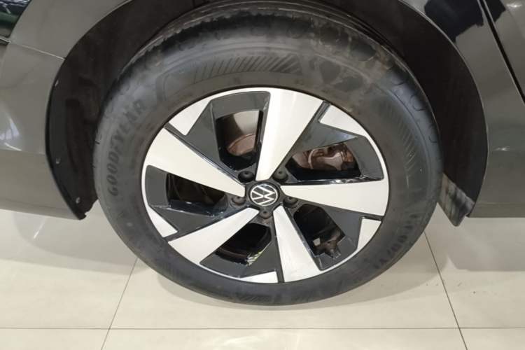 Used Volkswagen Magotan 2024 380TSI DSG Prestige Edition Right Rear Wheel Hub