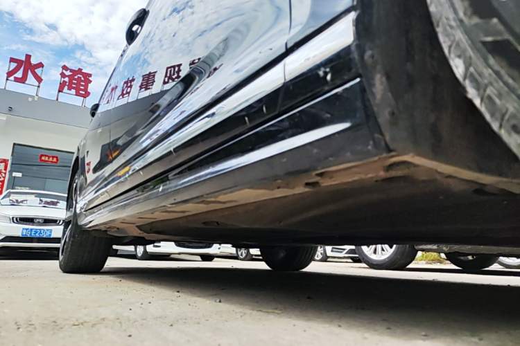 Used Volkswagen Magotan 2024 2 Million Units Zhongxiang Version 330TSI DSG Luxury Edition Right Side Sill