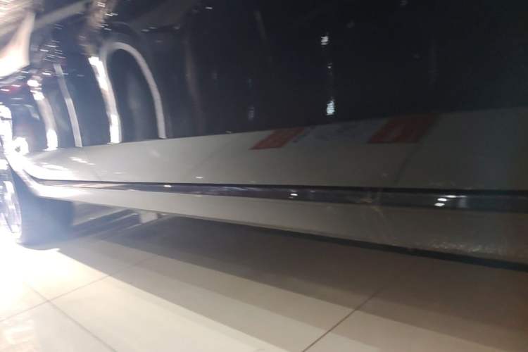 Used Volkswagen Magotan 2024 380TSI DSG Ultimate Edition Right Side Sill