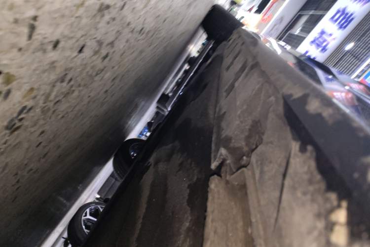 Used Volkswagen Magotan 2024 2 Million Units Zhongxiang Version 330TSI DSG Luxury Edition Right Side Sill