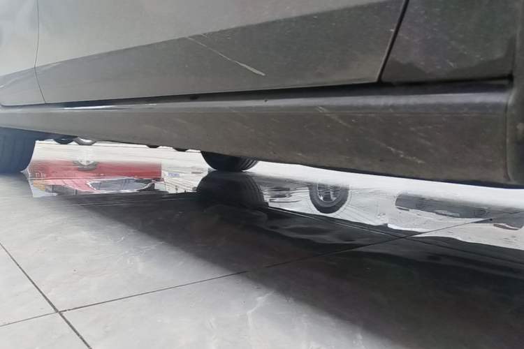 Used Volkswagen Magotan 2024 380TSI DSG Prestige Edition DaMai Package Right Side Sill