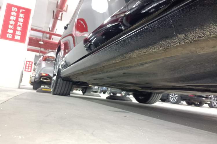 Used Volkswagen Magotan 2024 380TSI DSG Ultimate Edition Right Side Sill