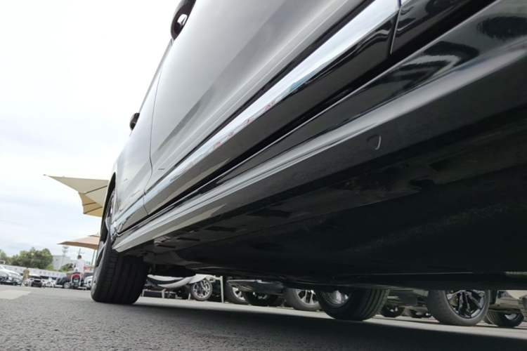 Used Volkswagen Magotan 2024 2 Million Units Zhongxiang Version 330TSI DSG Luxury Edition Right Side Sill