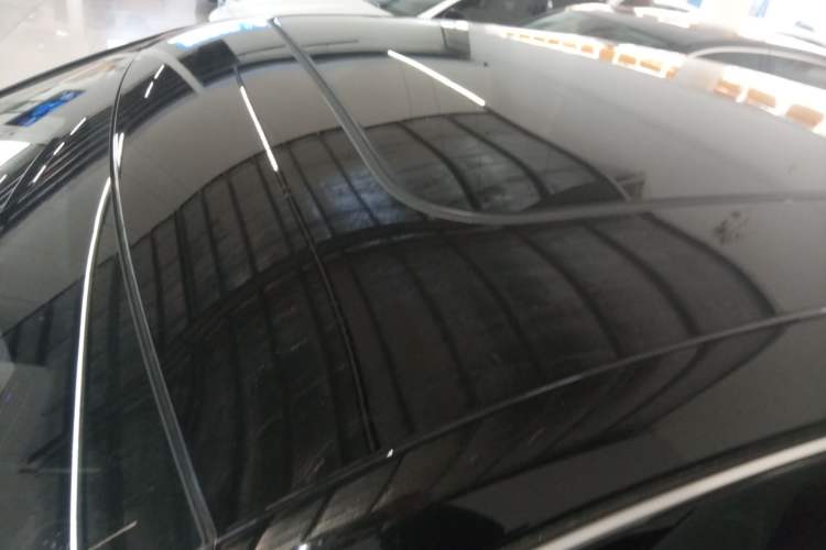 Used Volkswagen Magotan 2024 300TSI DSG Prestige Edition—A Real Eye-Catcher Roof
