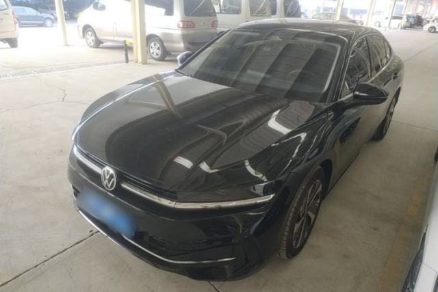 Used Volkswagen Magotan 2024 300TSI DSG Prestige Edition—A Real Eye-Catcher