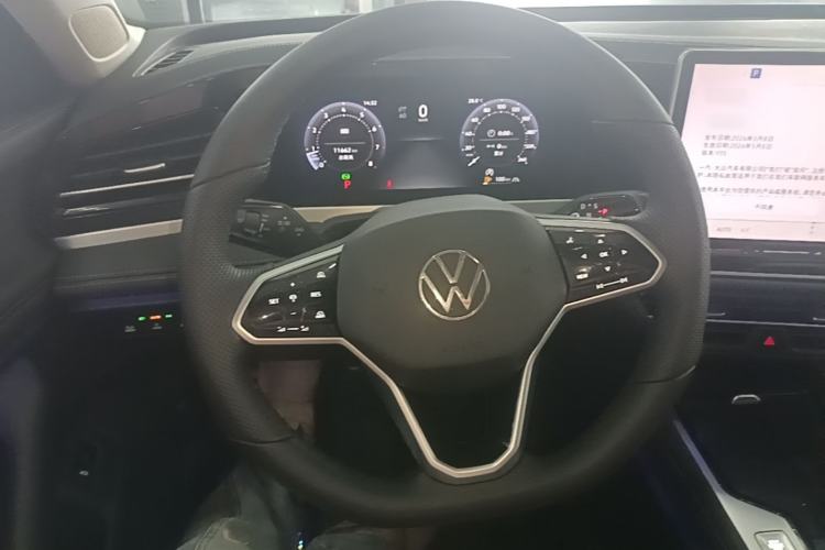 Used Volkswagen Magotan 2024 300TSI DSG Prestige Edition—A Real Eye-Catcher Steering Wheel