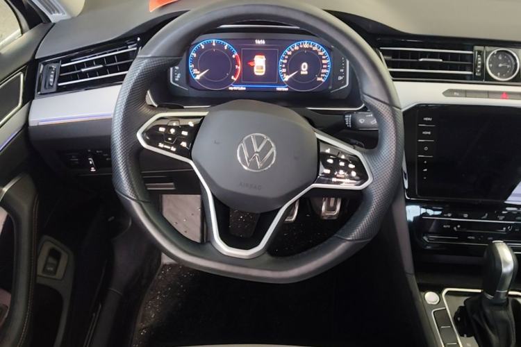 Used Volkswagen Magotan 2024 2 Million Units Zhongxiang Version 330TSI DSG Luxury Edition Steering Wheel