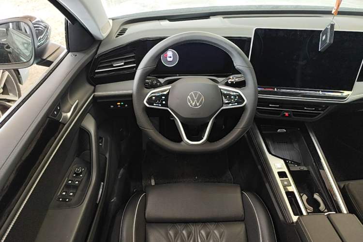 Used Volkswagen Magotan 2024 380TSI DSG Prestige Edition DaMai Package Steering Wheel
