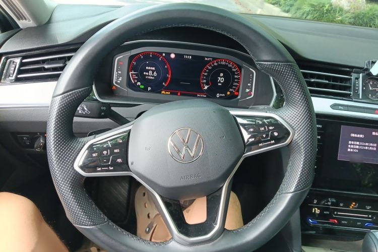 Used Volkswagen Magotan 2024 2 Million Units Zhongxiang Version 330TSI DSG Luxury Edition Steering Wheel