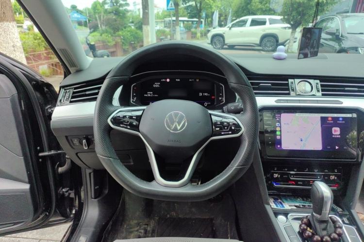 Used Volkswagen Magotan 2024 2 Million Units Zhongxiang Version 330TSI DSG Luxury Edition Steering Wheel